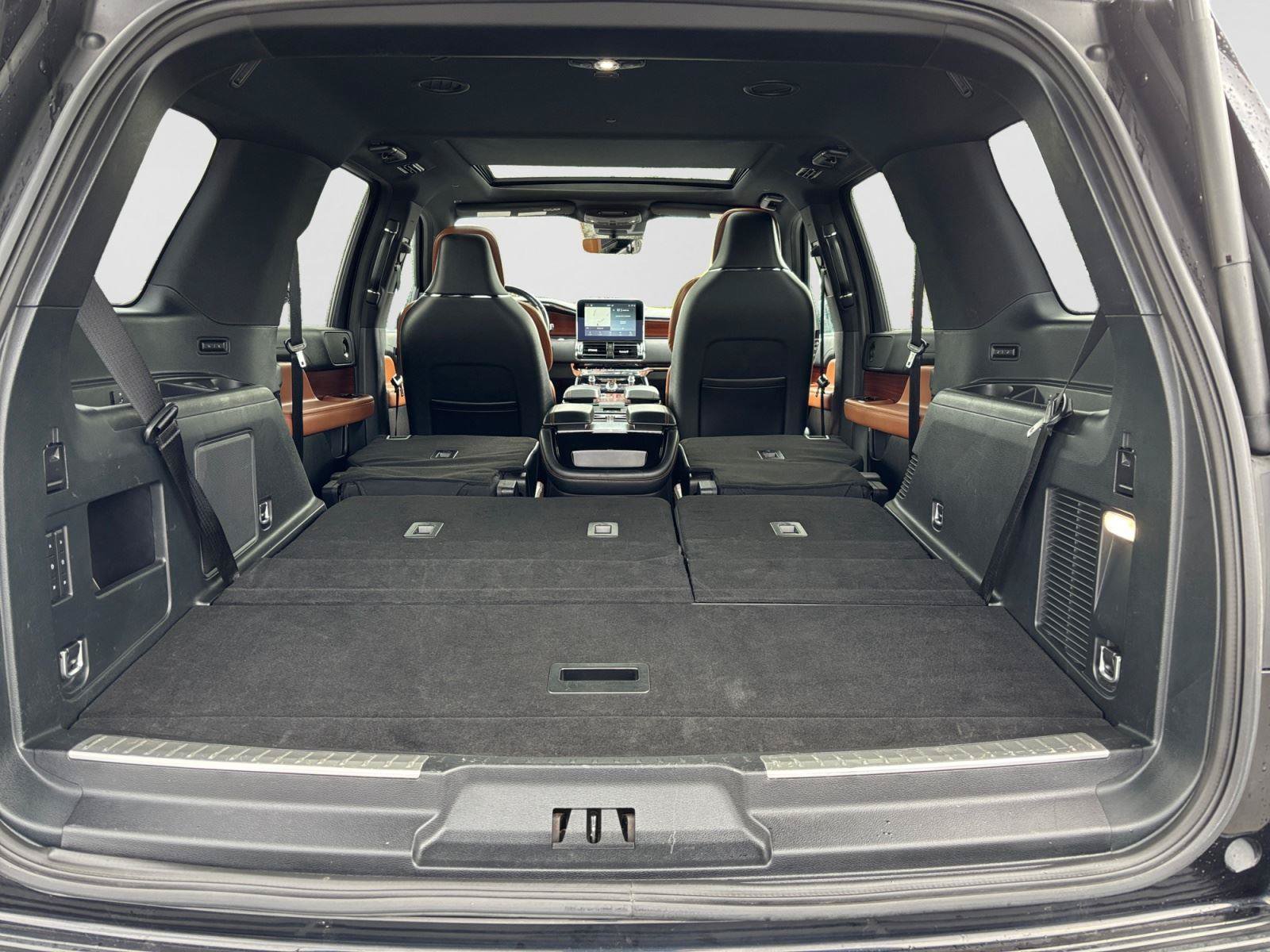 Used 2021 Lincoln Navigator Reserve w/ Equipment Group 208A AWD/4WD image 49