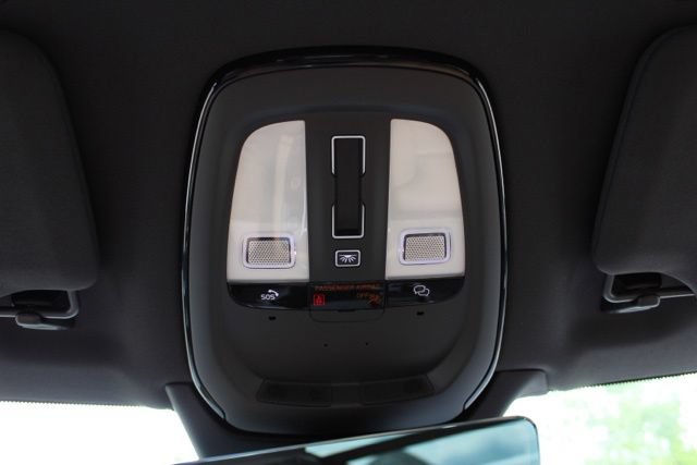Certified 2025 Volvo XC90 T8 Ultra w/ Protection Package Premier AWD/4WD image 39
