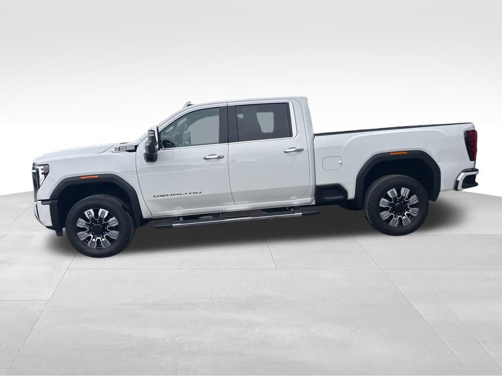 Used 2024 GMC Sierra 3500 Denali w/ Denali Reserve Package image 2