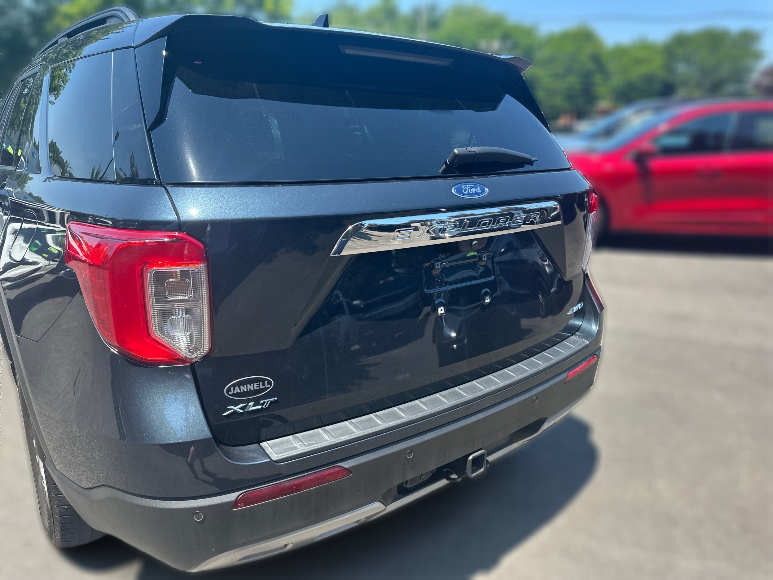 Used 2023 Ford Explorer XLT w/ Equipment Group 202A AWD/4WD image 24
