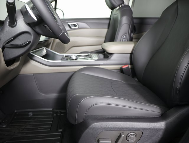 New 2026 Kia Carnival EX image 13
