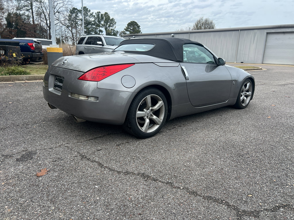 Used 2008 Nissan 350Z Touring image 3
