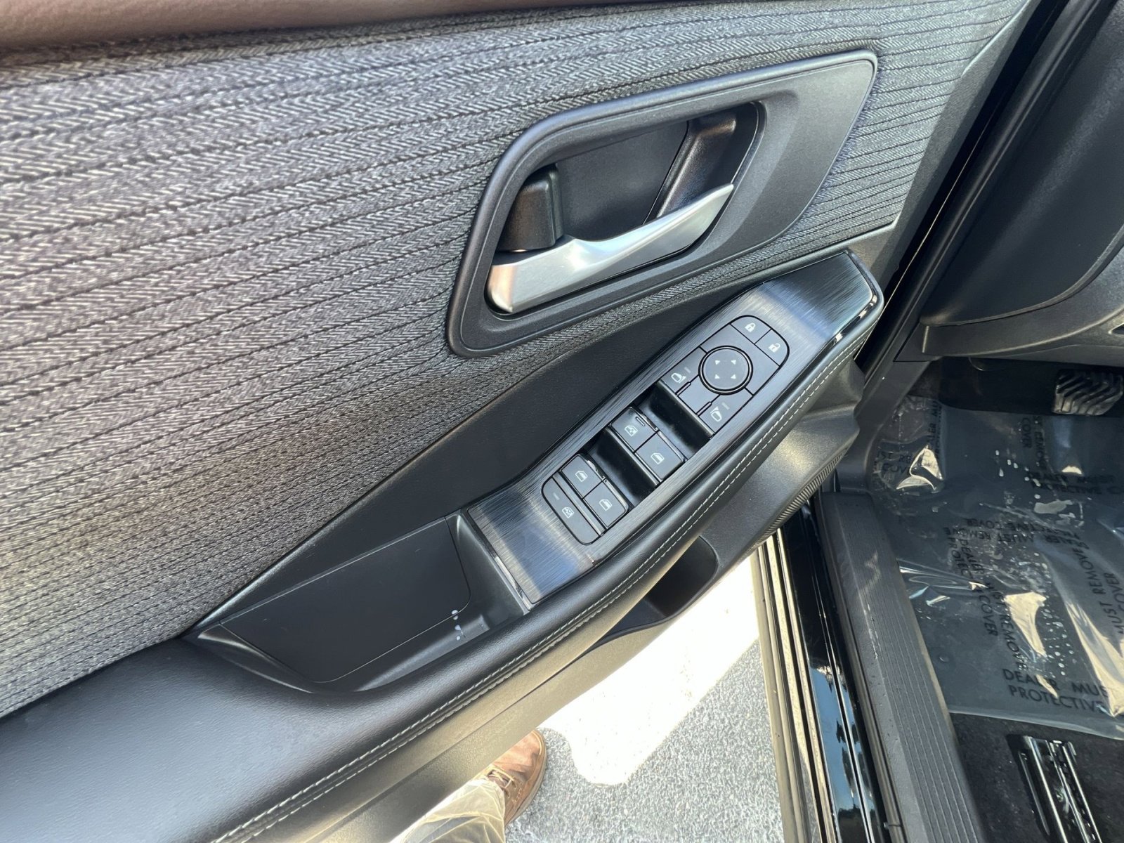 Used 2022 Nissan Rogue SV image 15