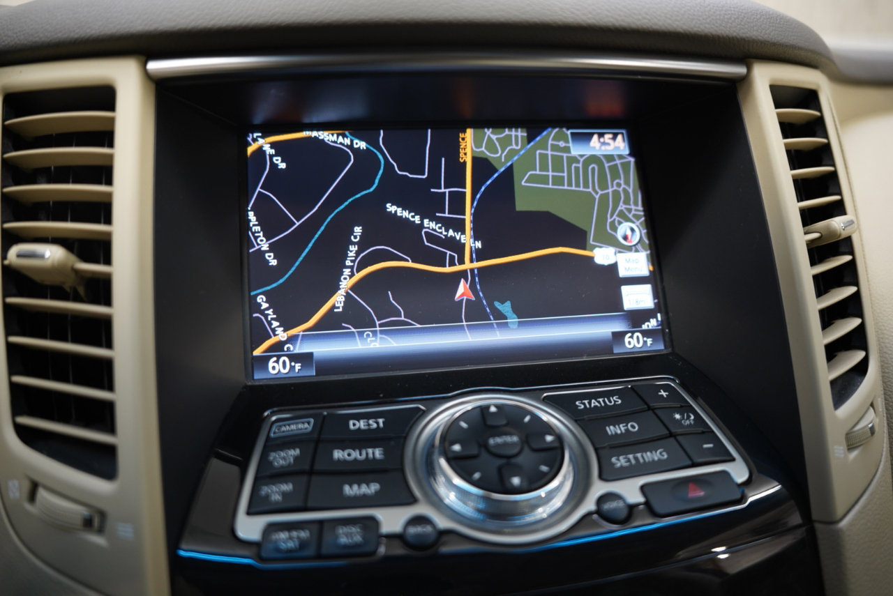 Used 2016 INFINITI QX70 AWD w/ Premium Package image 18