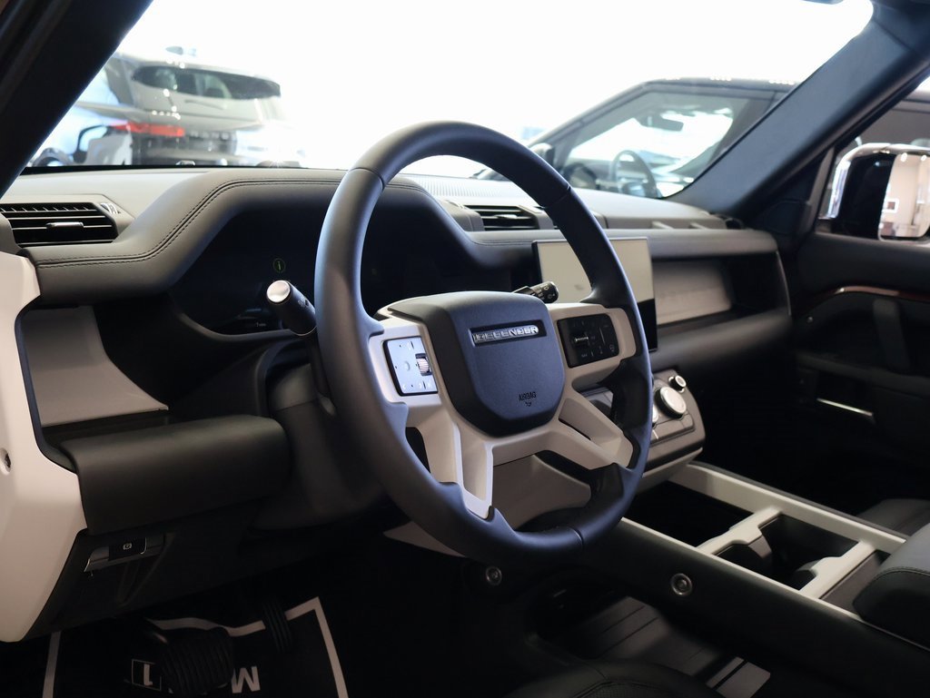 New 2025 Land Rover Defender 130 X-Dynamic SE image 14