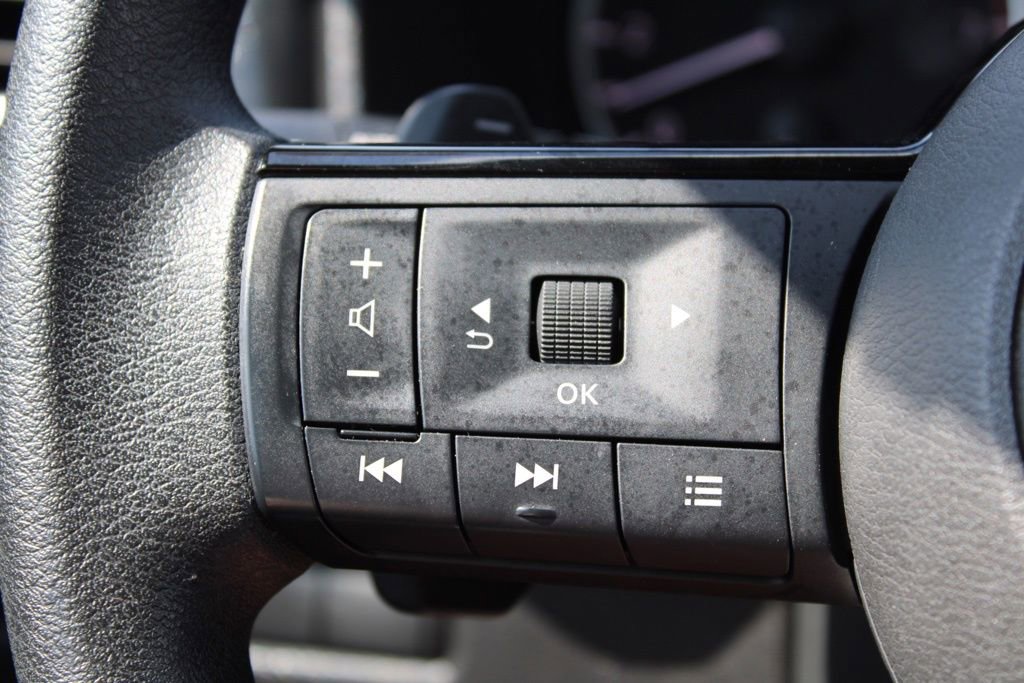 Used 2023 Nissan Rogue SV image 26