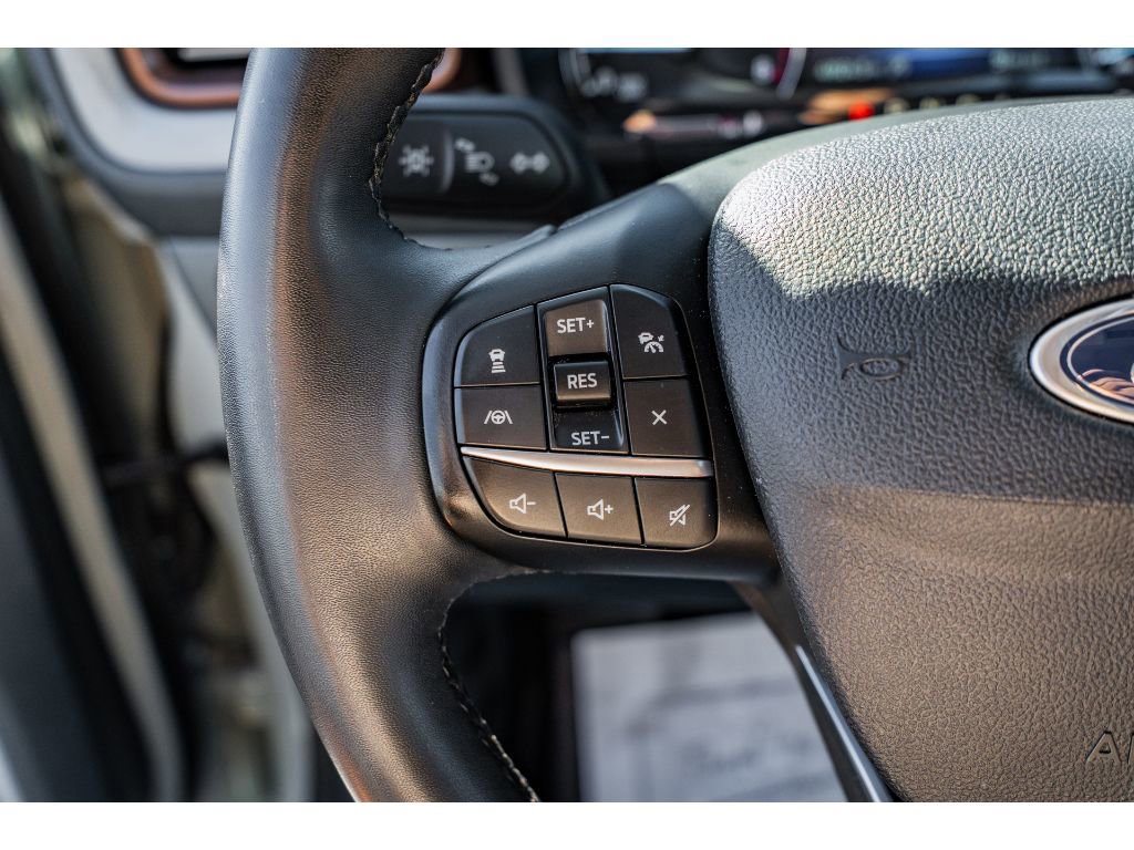 Used 2023 Ford Maverick Lariat w/ Lariat Luxury Package image 12