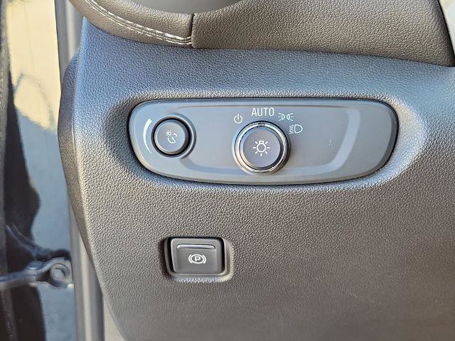 Used 2023 Chevrolet Blazer LT image 23