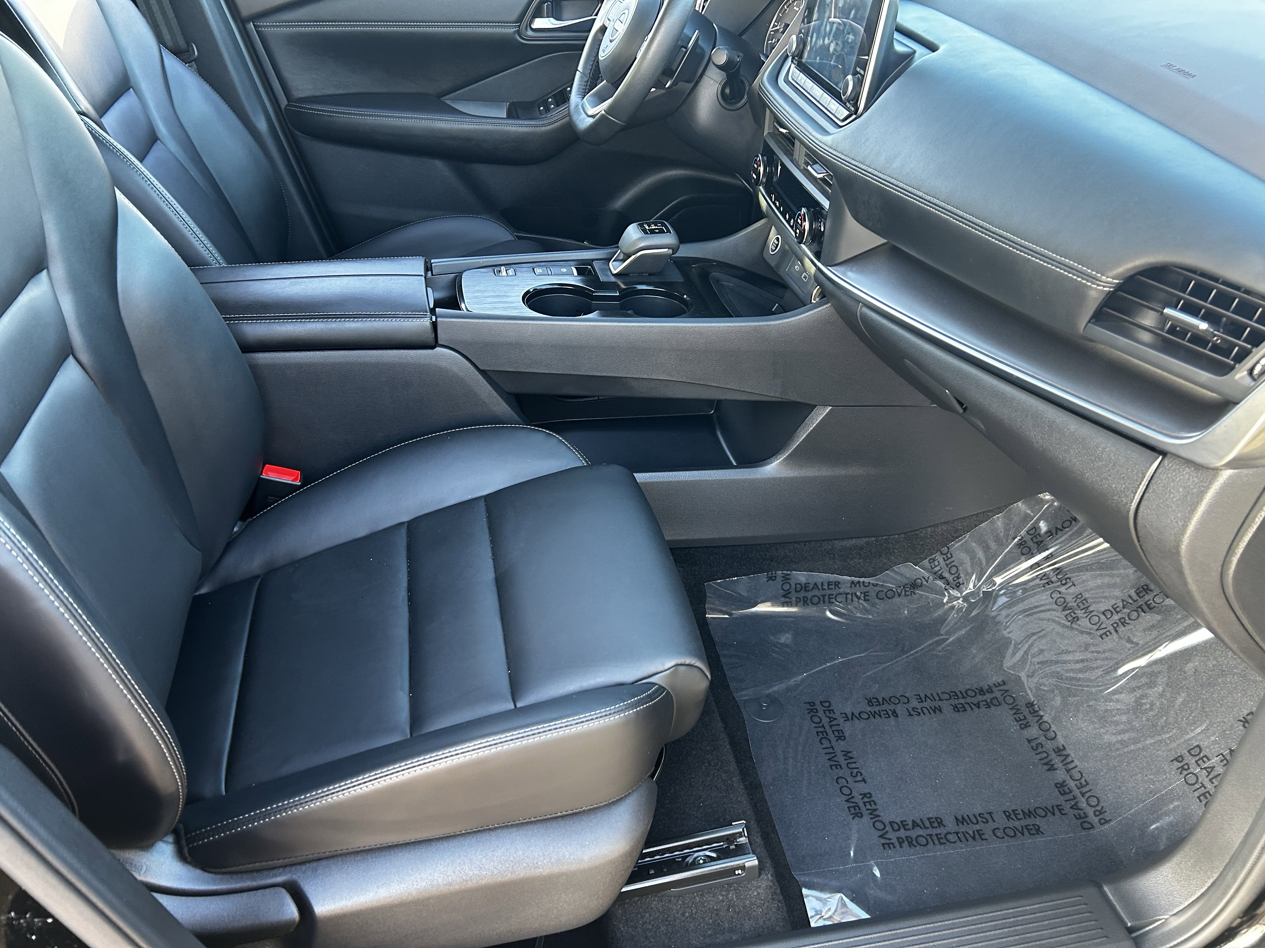 Used 2023 Nissan Rogue SV w/ SV Premium B Package image 10