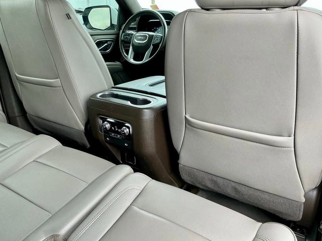 Used 2023 GMC Yukon SLT AWD/4WD image 26