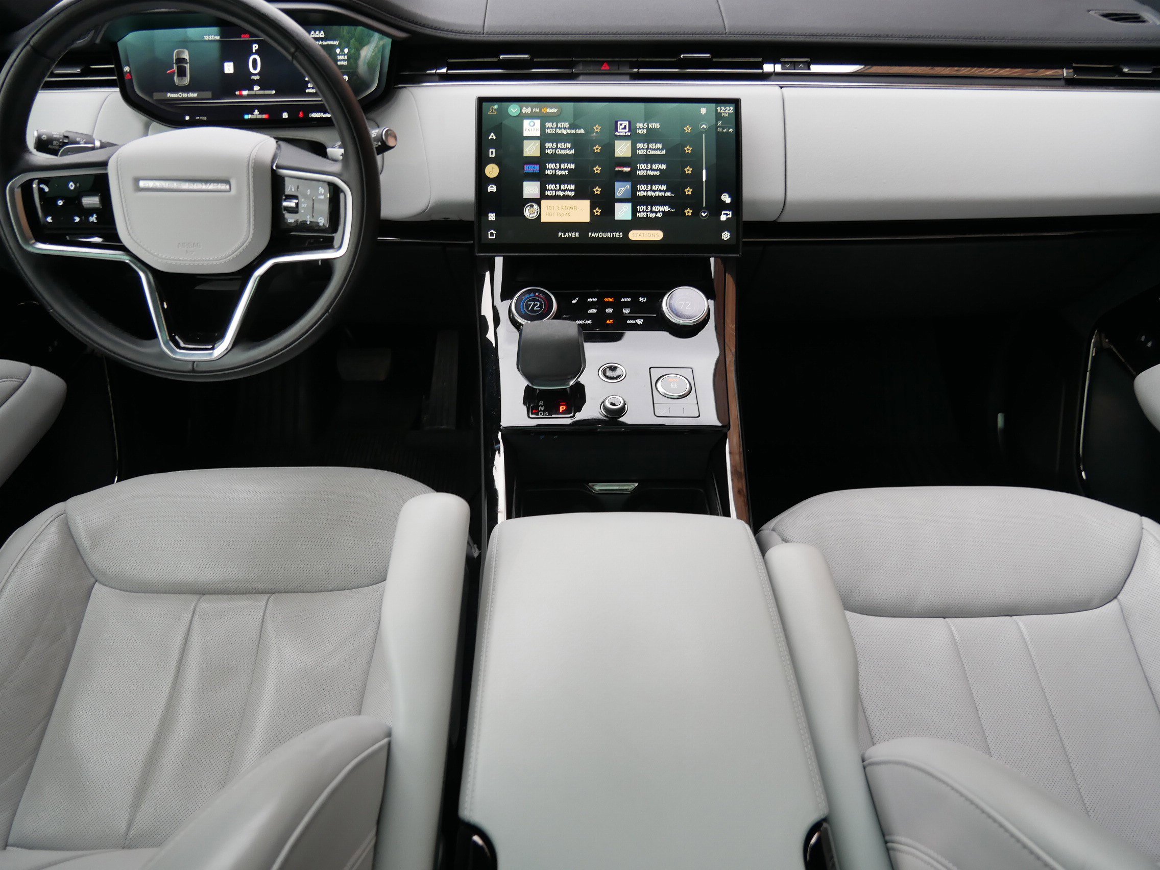 Used 2023 Land Rover Range Rover Sport SE image 13