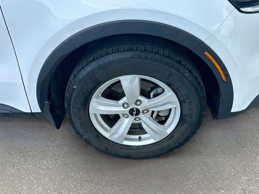 Used 2023 Kia Sorento LX FWD image 27