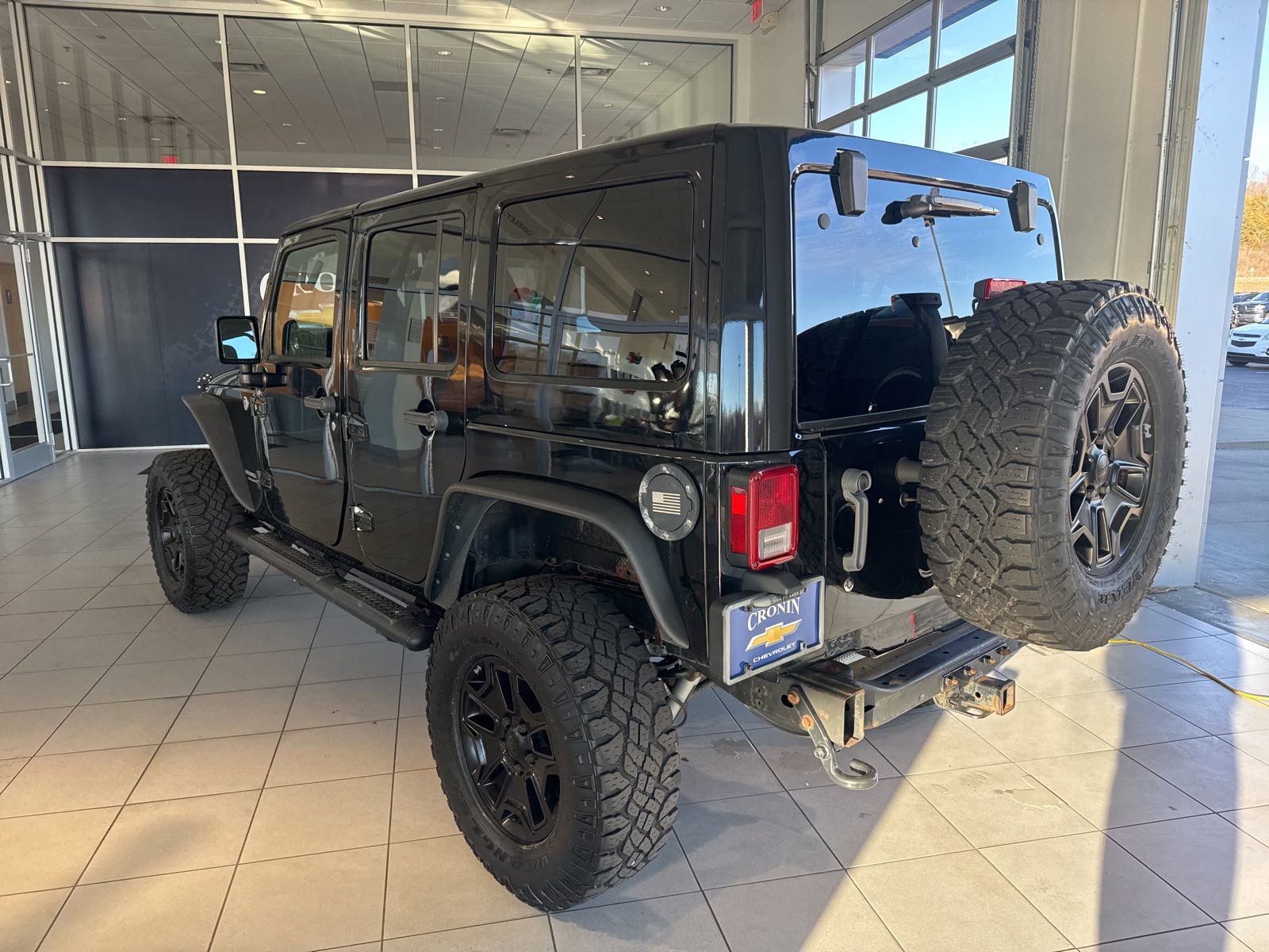 Used 2012 Jeep Wrangler Unlimited Sahara w/ Dual Top Group image 8