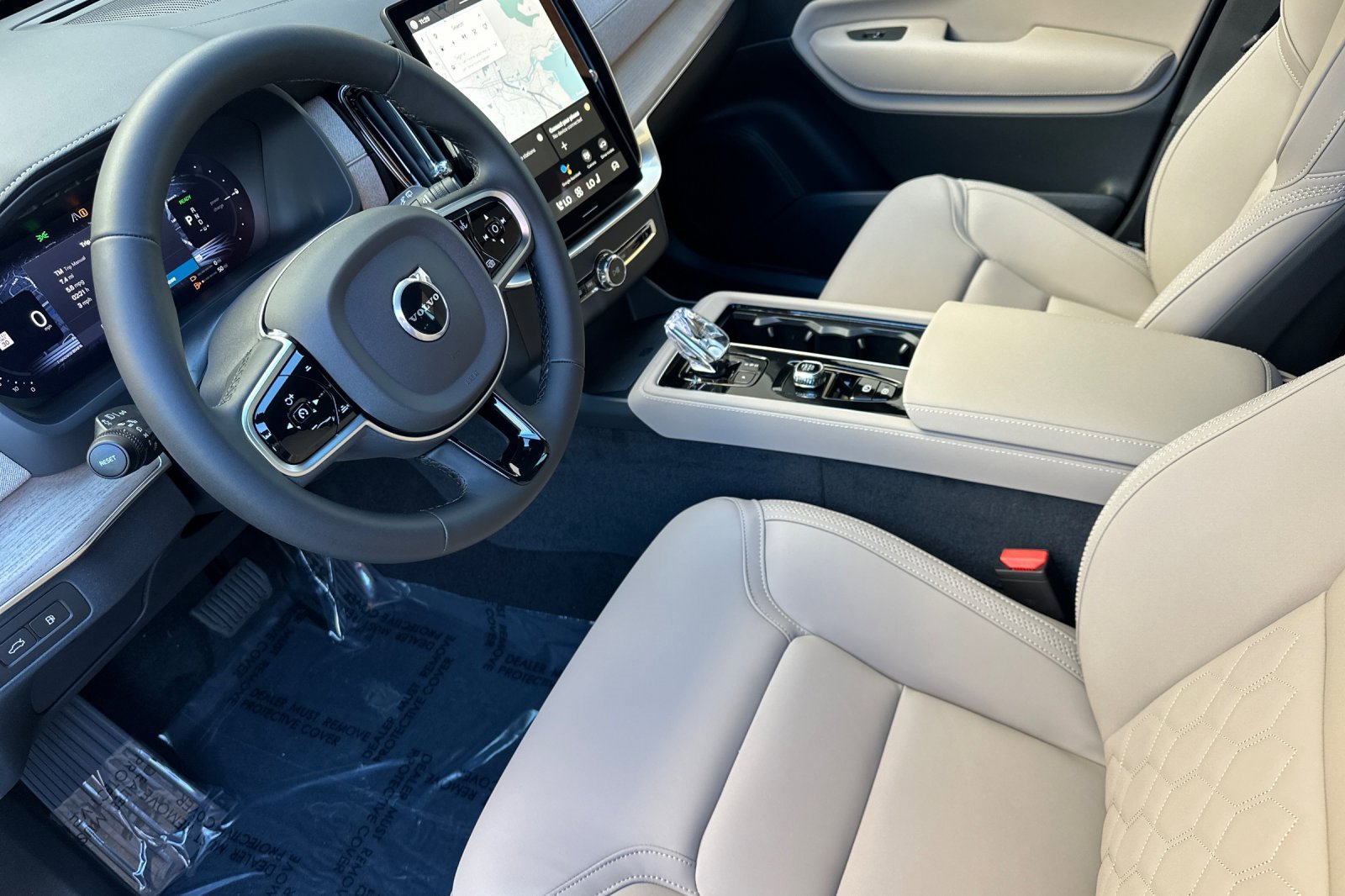 New 2026 Volvo XC90 T8 Plus image 13