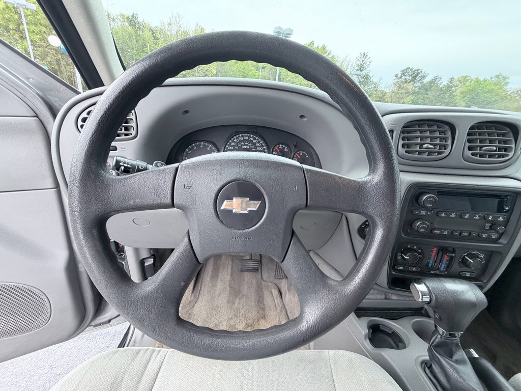 Used 2008 Chevrolet TrailBlazer 2WD w/ Smoker's Package image 12