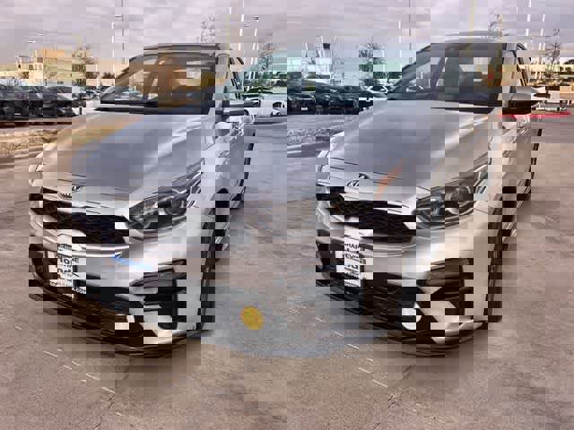 Used 2021 Kia Forte LXS image 2