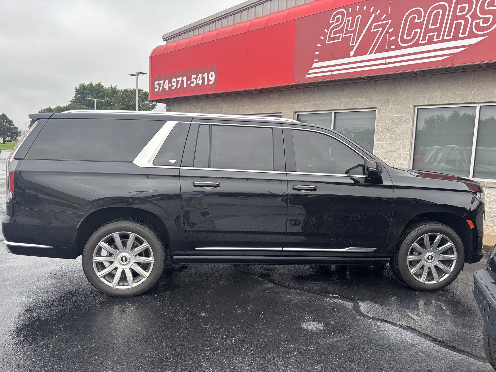 Used 2021 Cadillac Escalade ESV Premium Luxury Platinum AWD/4WD image 26
