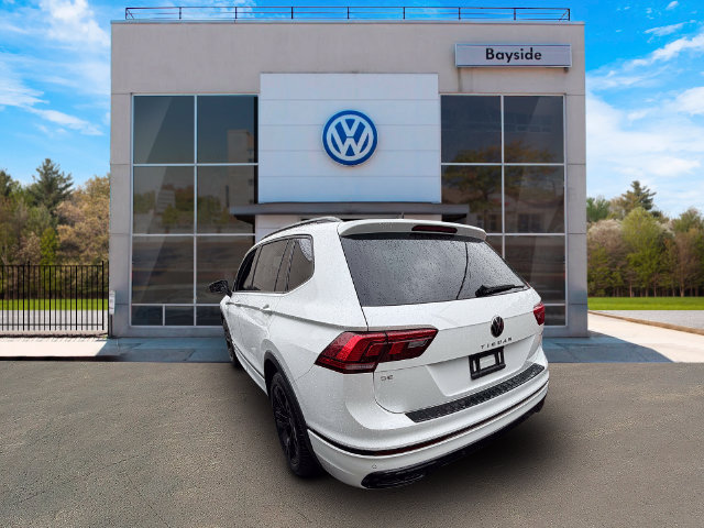 Used 2024 Volkswagen Tiguan SE R-Line AWD/4WD image 5