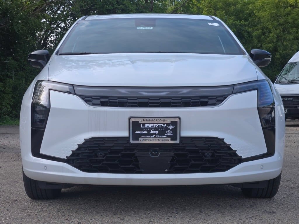 New 2027 Chrysler Pacifica Select AWD/4WD image 4