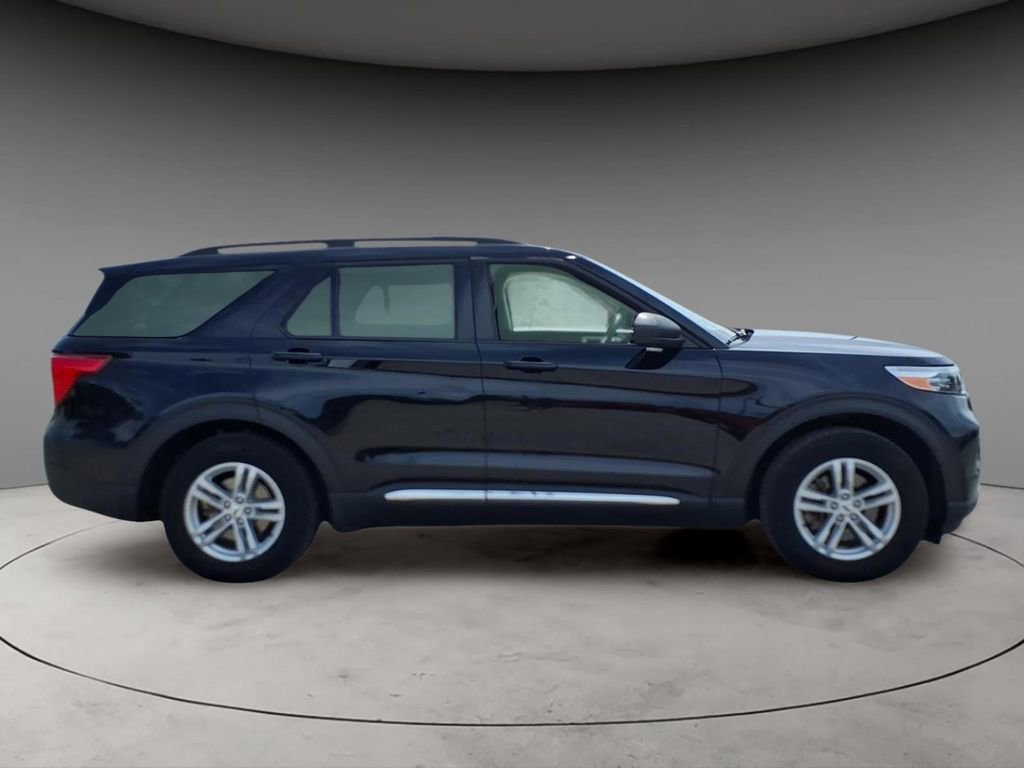 Used 2023 Ford Explorer XLT RWD image 10