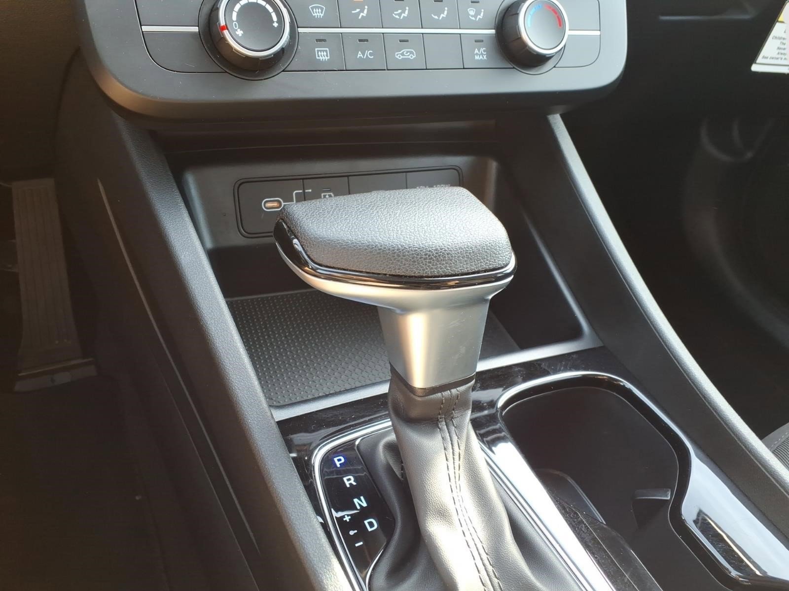 Used 2025 Hyundai Tucson SE FWD image 19