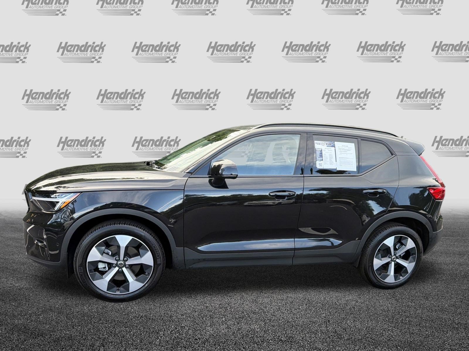 Certified 2026 Volvo XC40 B5 Plus AWD/4WD image 9