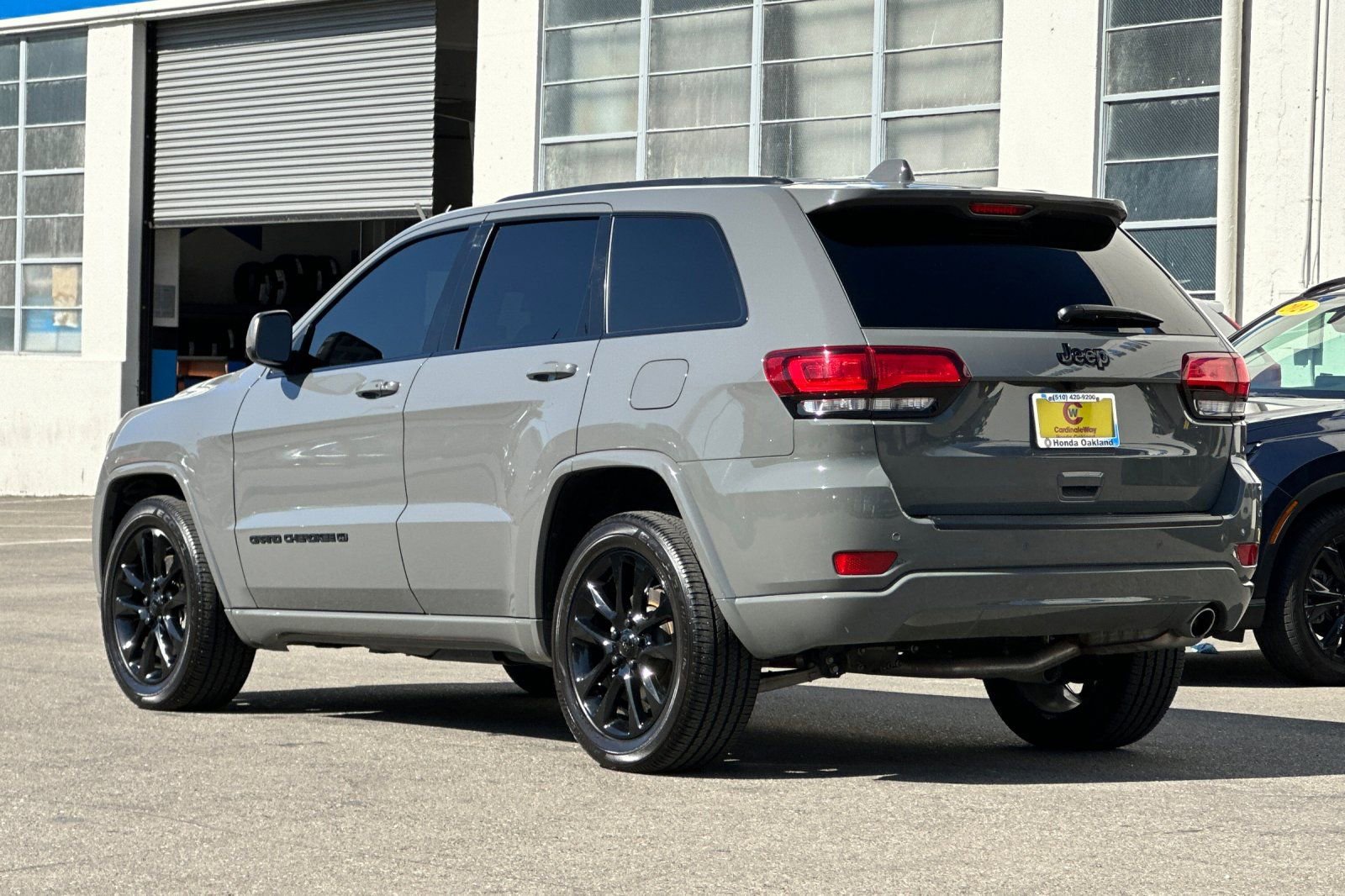 Used 2022 Jeep Grand Cherokee Laredo X image 6