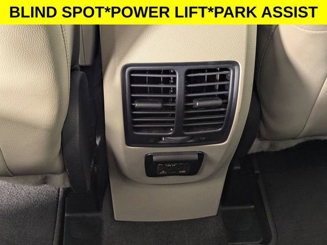 Used 2017 Ford Escape Titanium FWD image 28