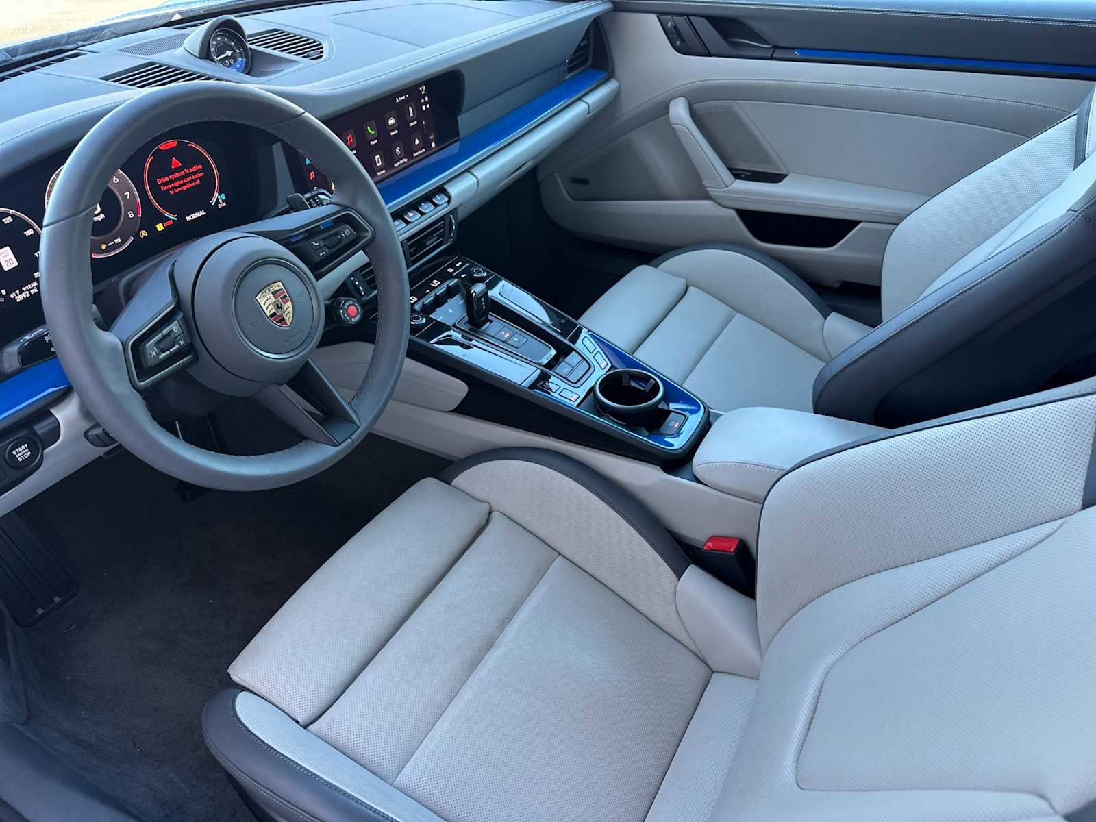 Used 2025 Porsche 911 Carrera RWD image 4
