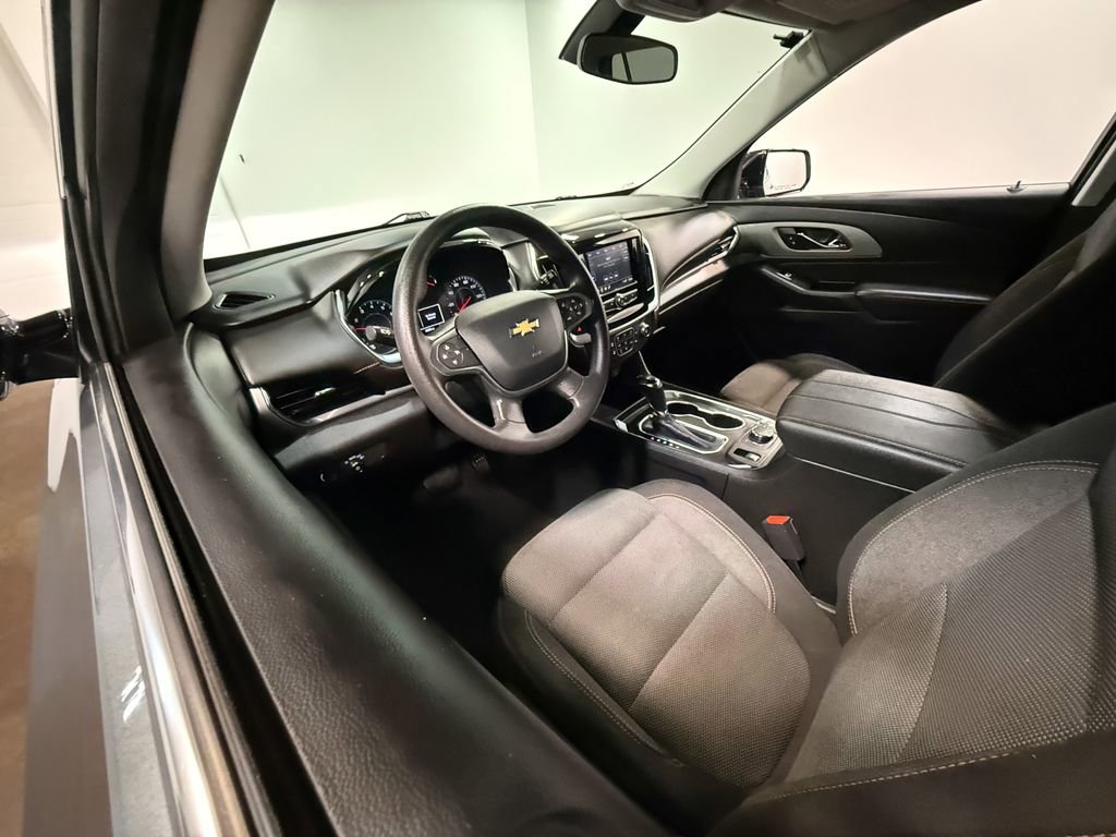 Used 2020 Chevrolet Traverse LS image 59