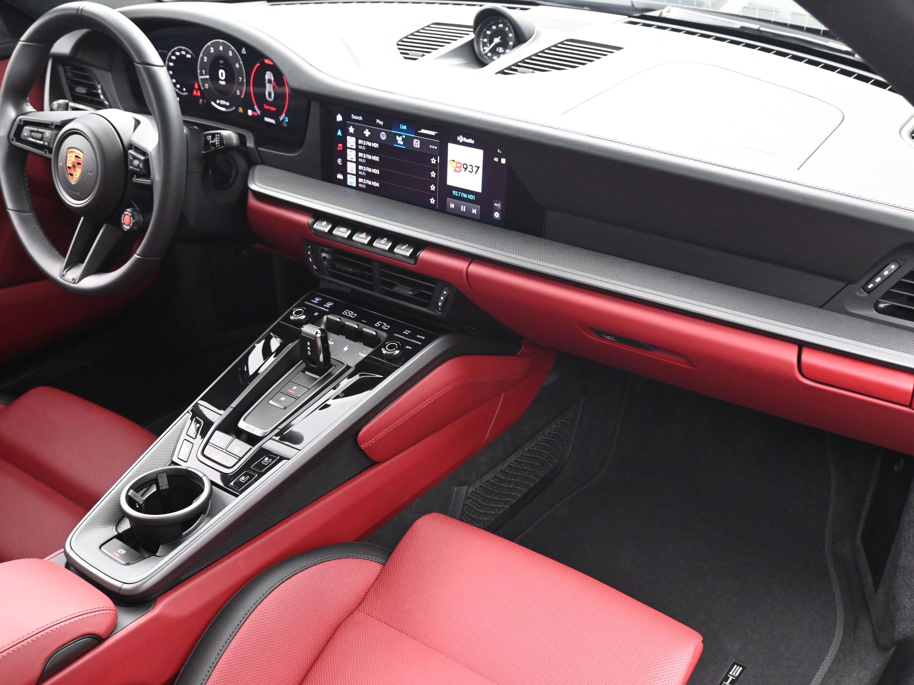Certified 2025 Porsche 911 Carrera image 11