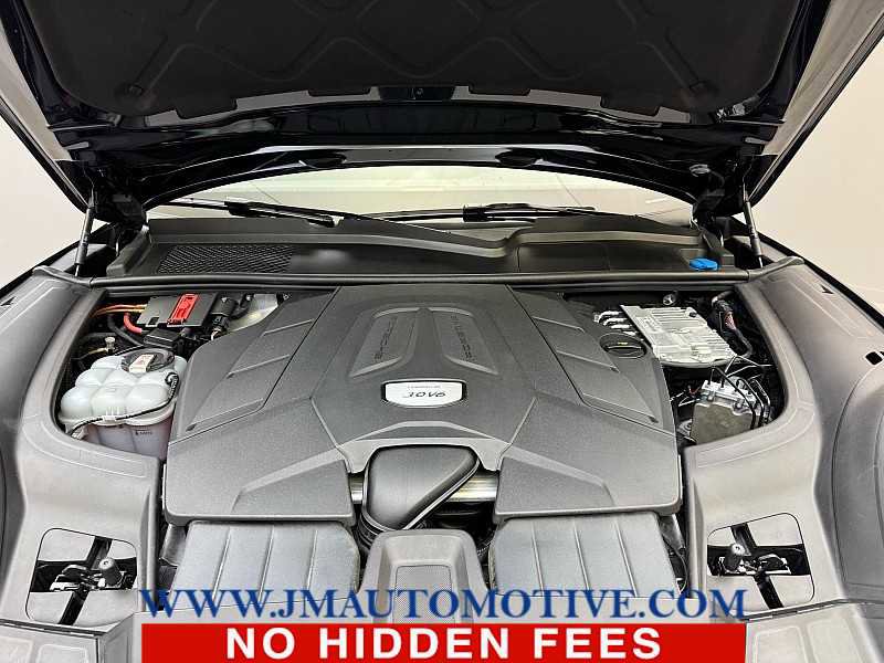 Used 2023 Porsche Cayenne Platinum Edition image 10