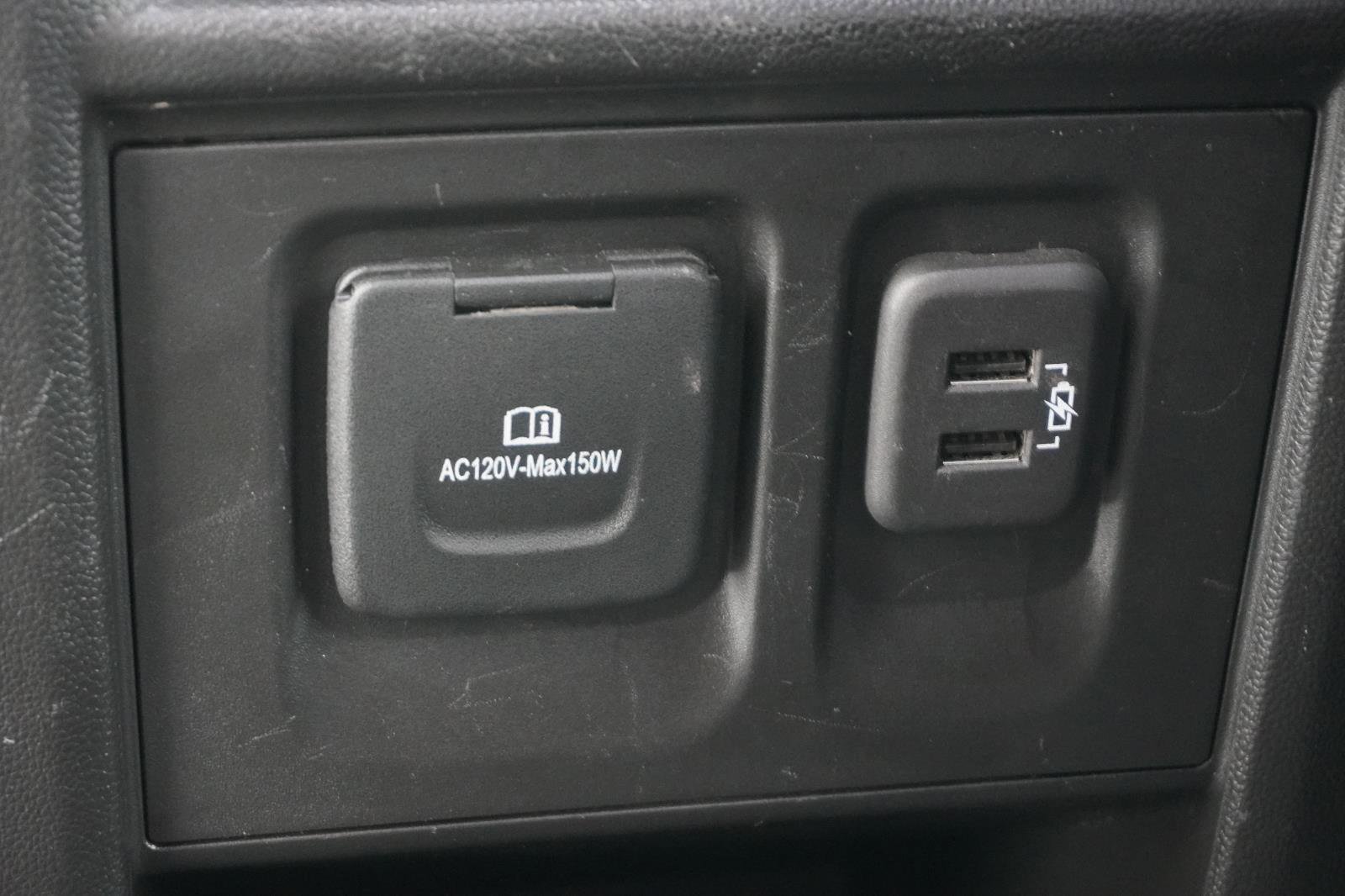 Used 2023 Chevrolet Traverse RS image 43