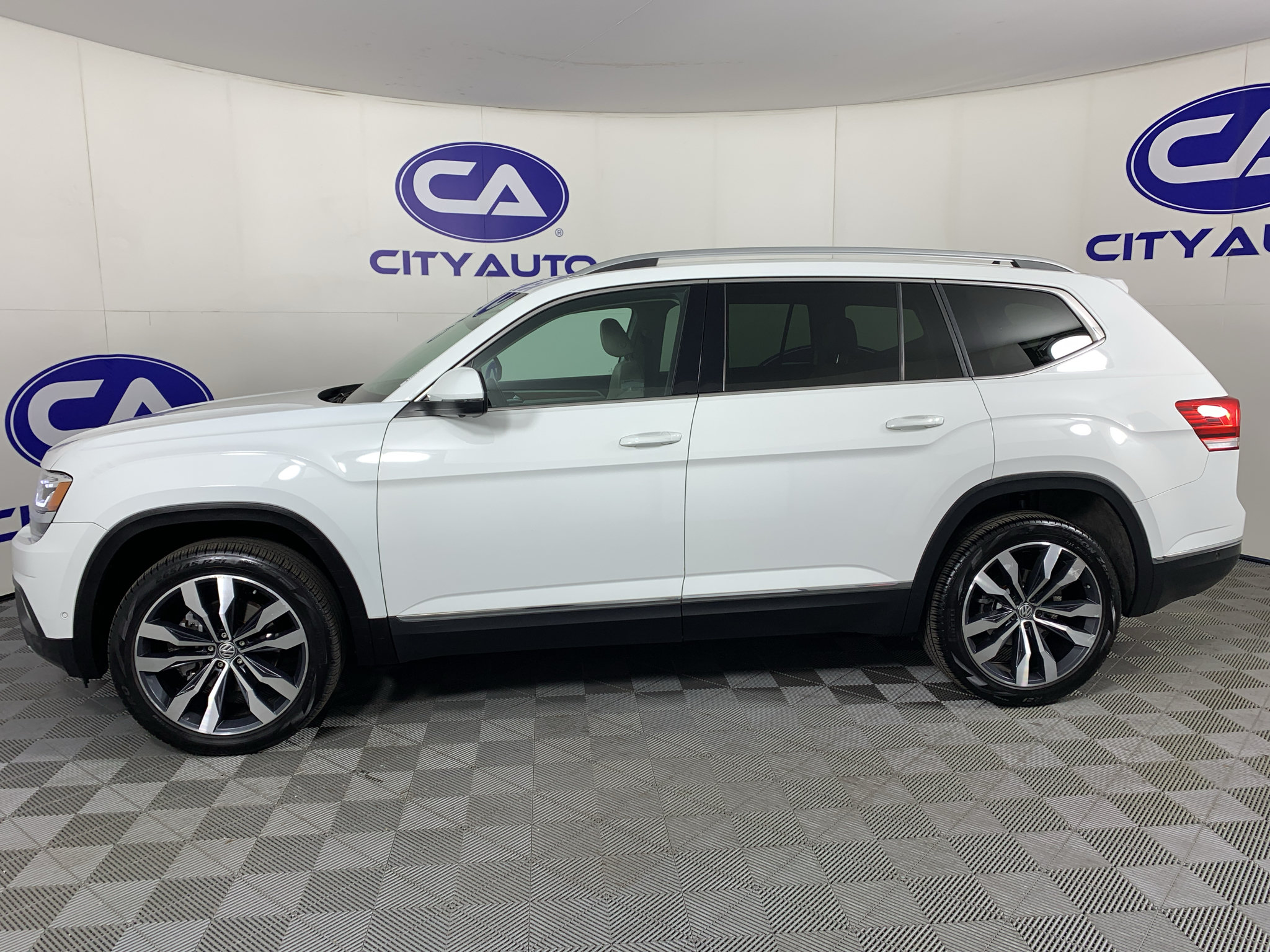 Used 2019 Volkswagen Atlas SEL Premium AWD/4WD image 6