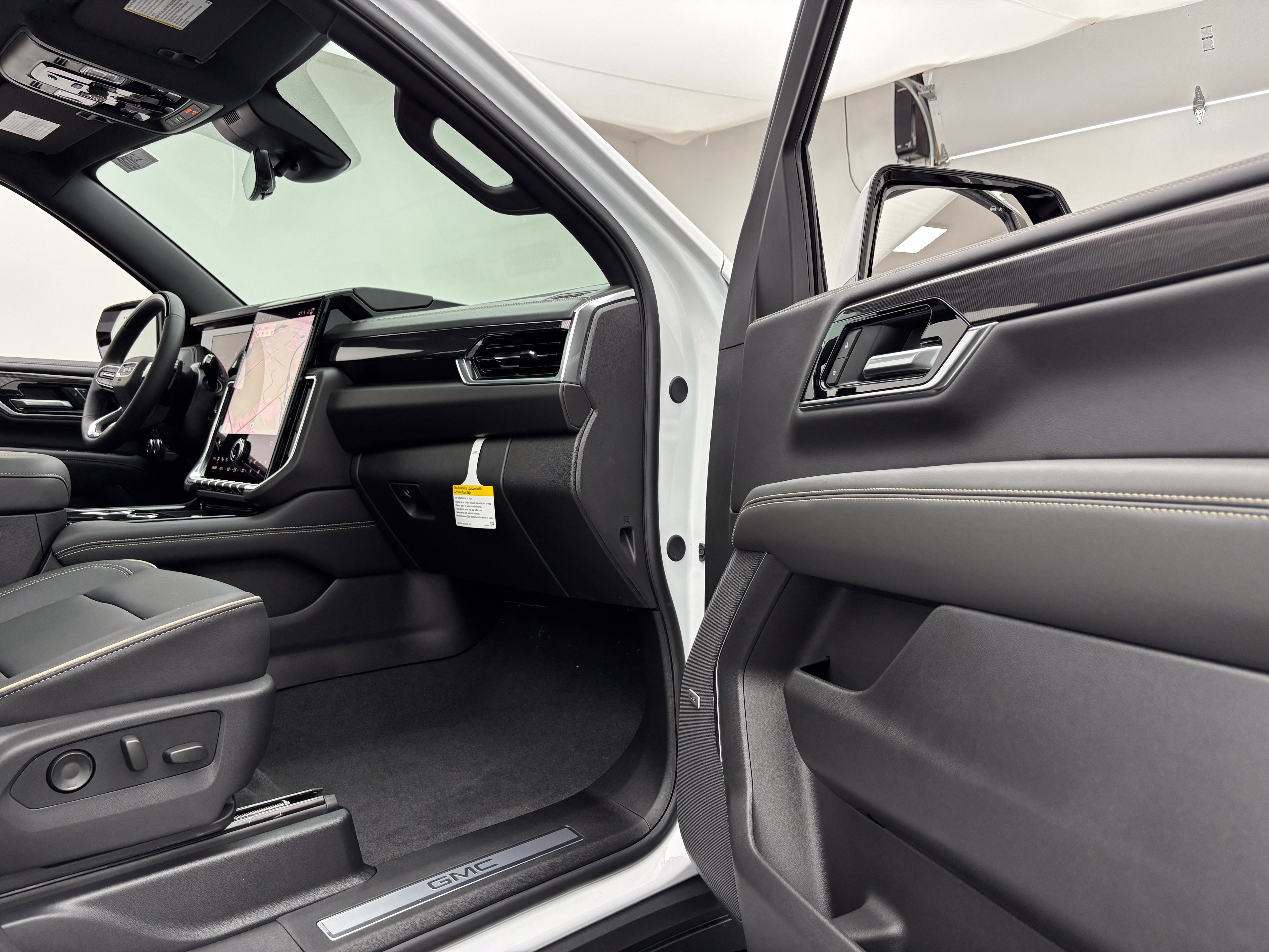 New 2026 GMC Yukon Elevation w/ Elevation Premium Package AWD/4WD image 39