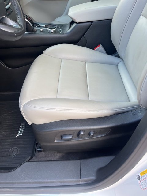 Used 2020 Cadillac XT4 Premium Luxury w/ Technology Package image 13