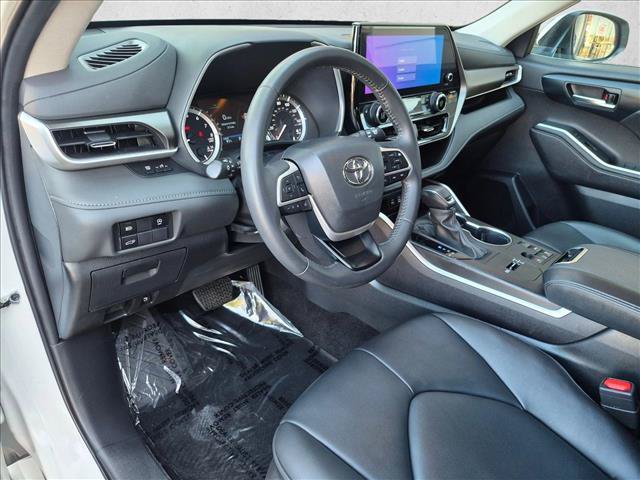 Certified 2024 Toyota Highlander XLE FWD image 10