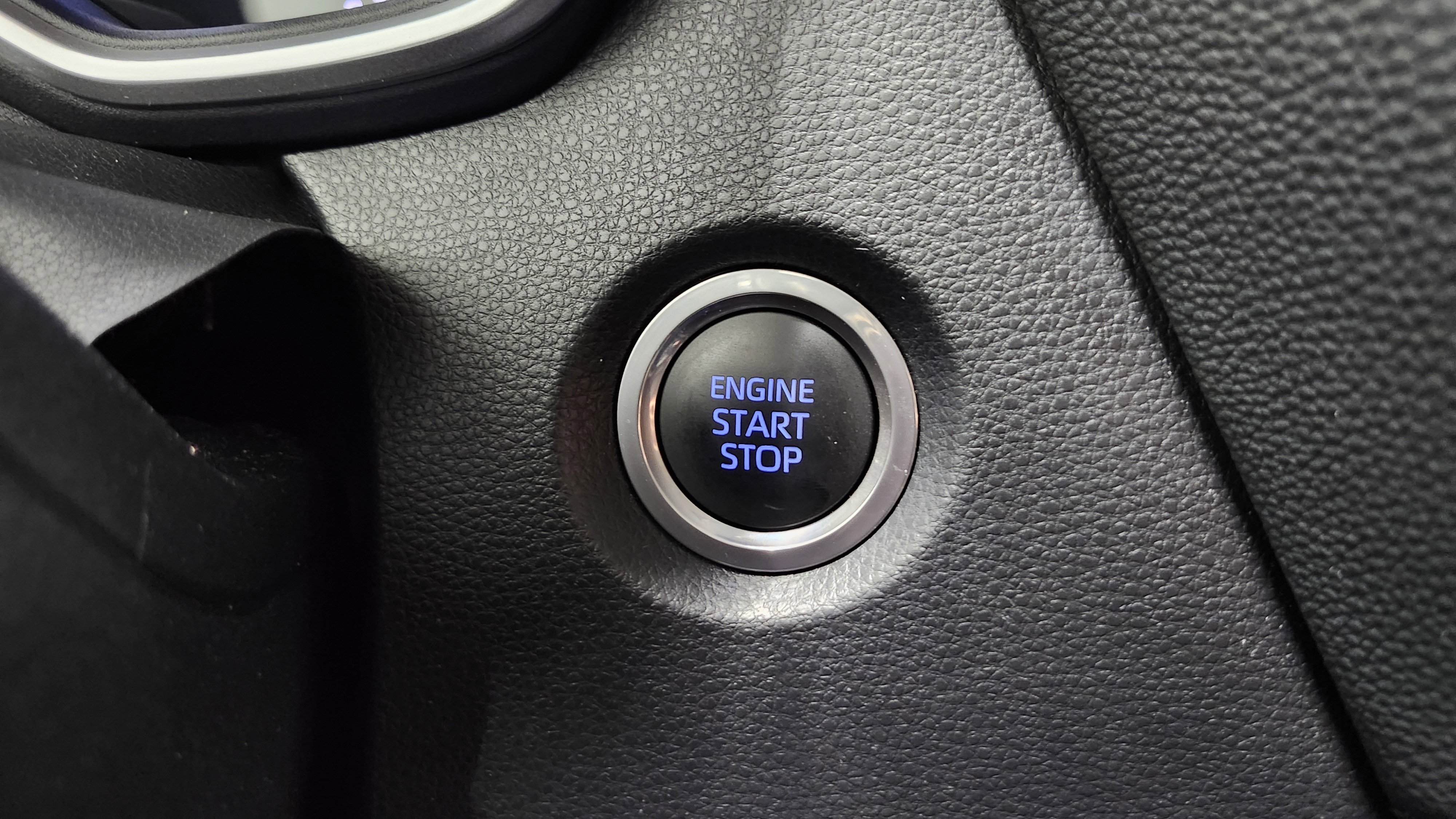 Used 2020 Toyota Corolla XLE image 8