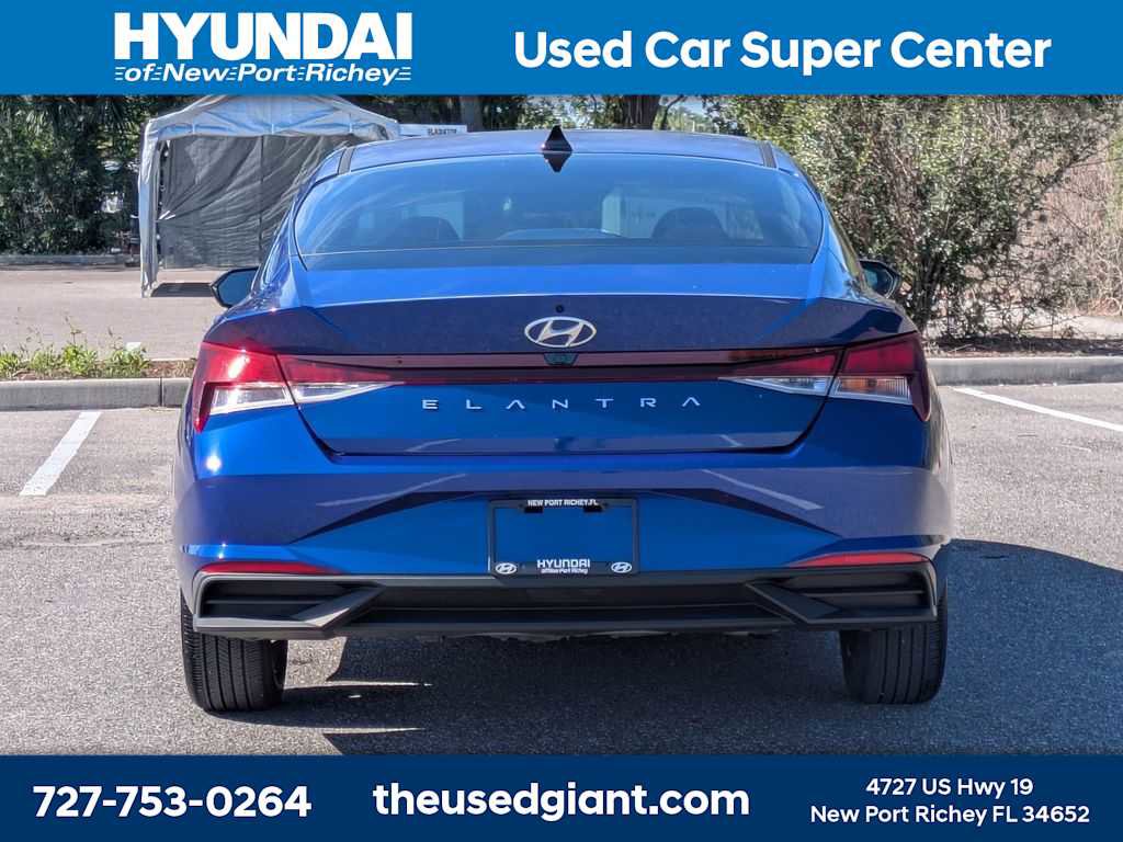Used 2021 Hyundai Elantra SEL FWD image 4