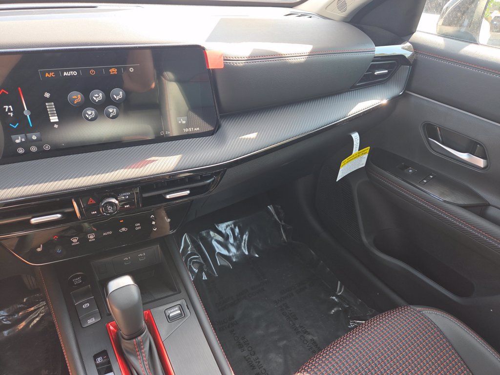 New 2026 Nissan Kicks SR w/ SR Premium Package AWD/4WD image 35