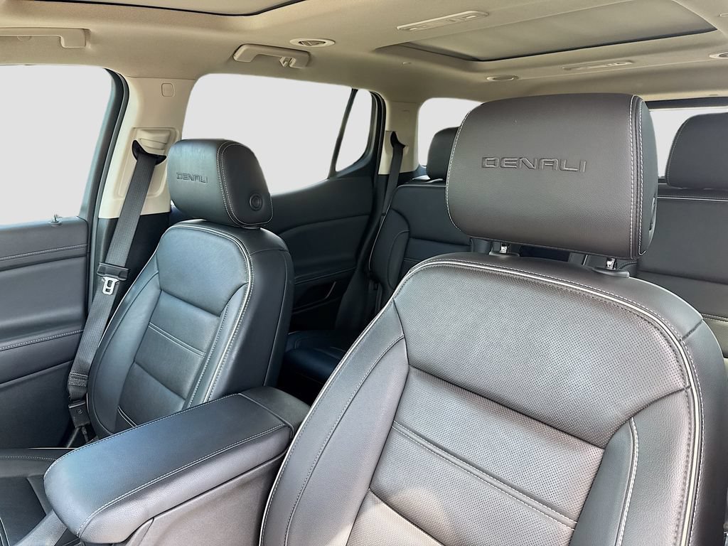 Used 2023 GMC Acadia Denali w/ Denali Technology Package FWD image 13