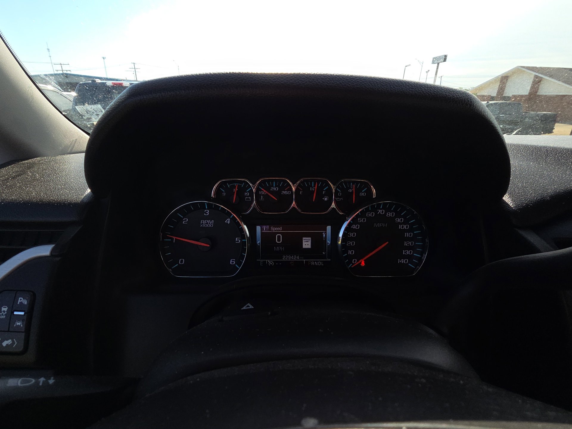 Used 2017 GMC Yukon XL SLT AWD/4WD image 9