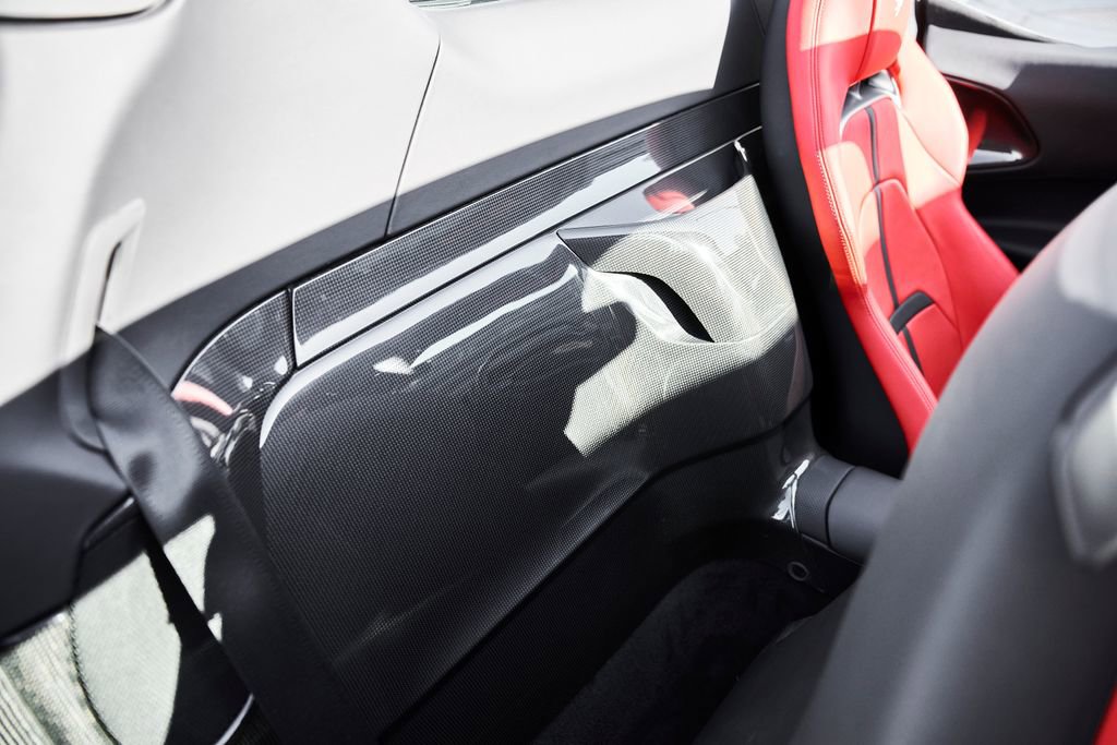 Used 2024 Ferrari SF90 Spider image 49