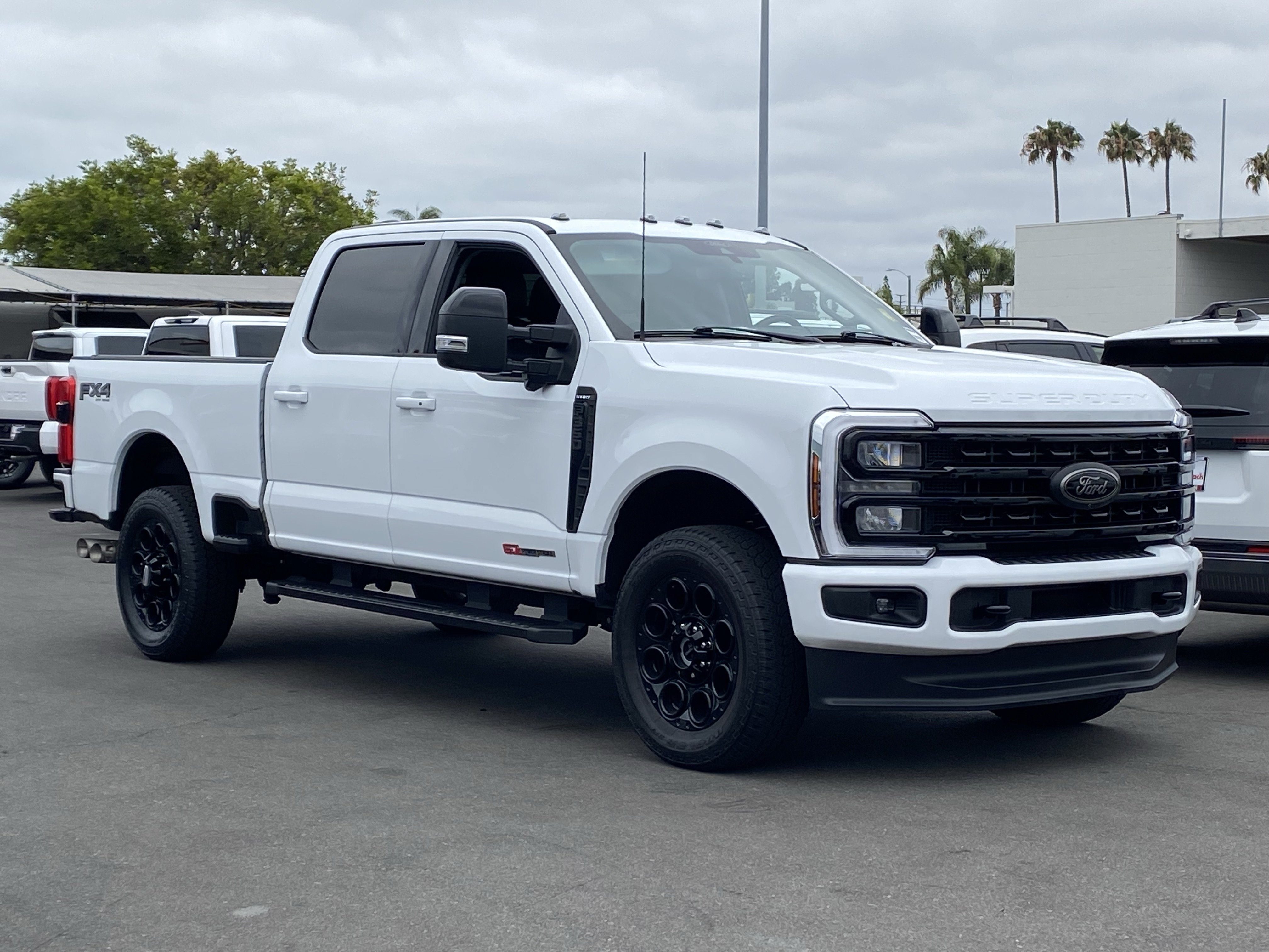 Used 2024 Ford F350 Lariat w/ Black Appearance Package AWD/4WD video 2