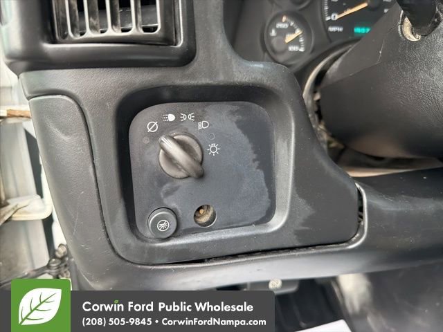Used 2003 Chevrolet Express 3500 image 14