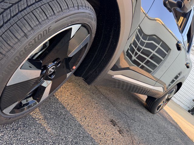 New 2025 Nissan Kicks SR w/ SR Premium Package image 29