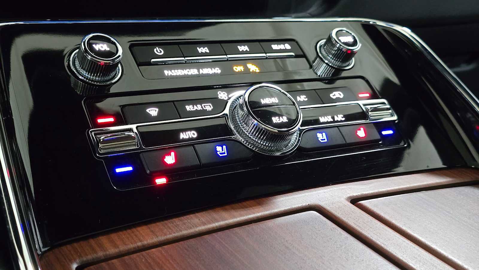 Used 2024 Lincoln Navigator L Premiere image 33