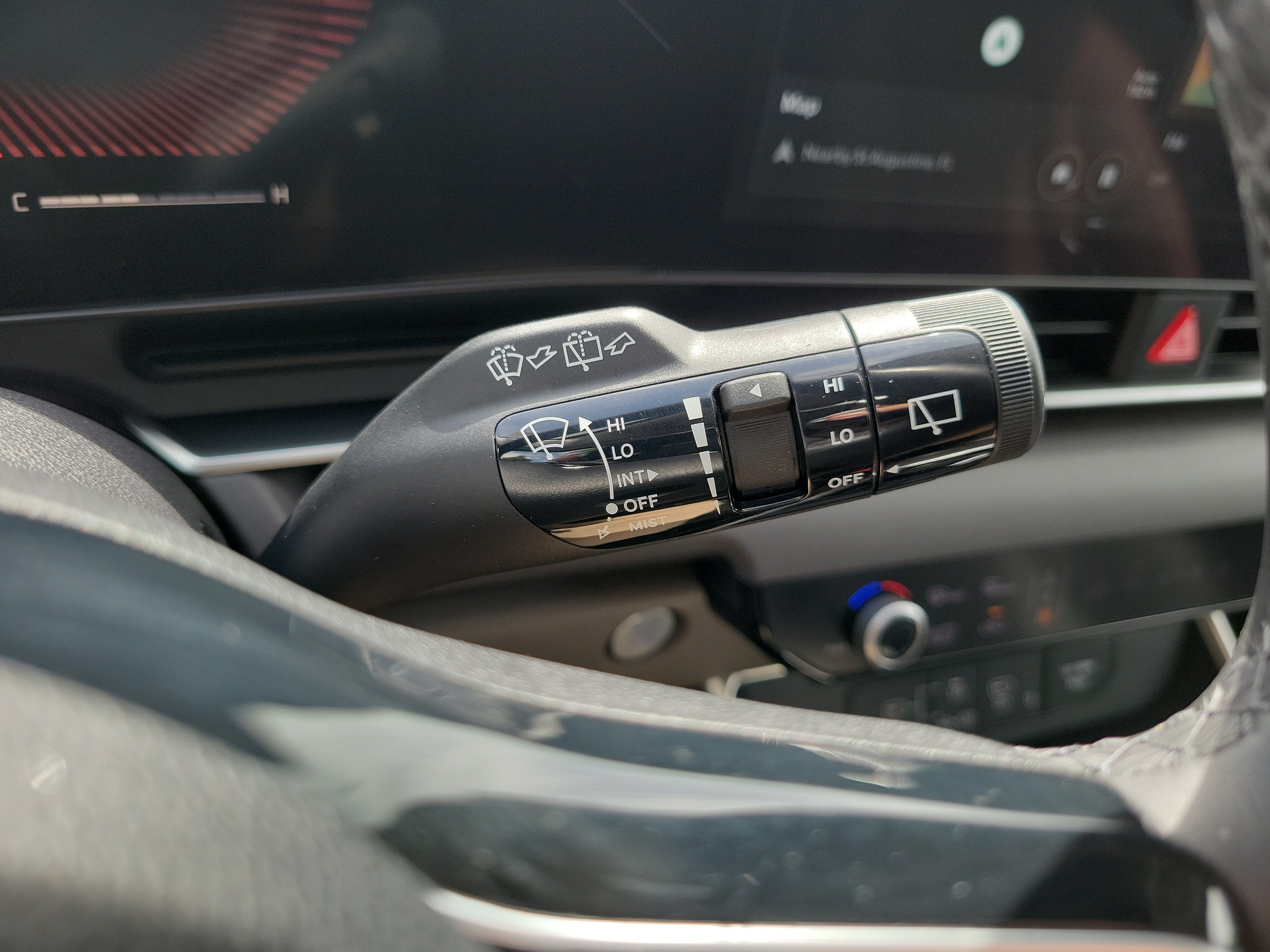 Certified 2025 Kia Carnival EX FWD image 31