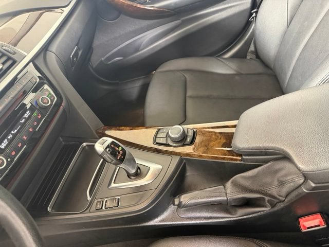 Used 2016 BMW 320i xDrive Sedan AWD/4WD image 16