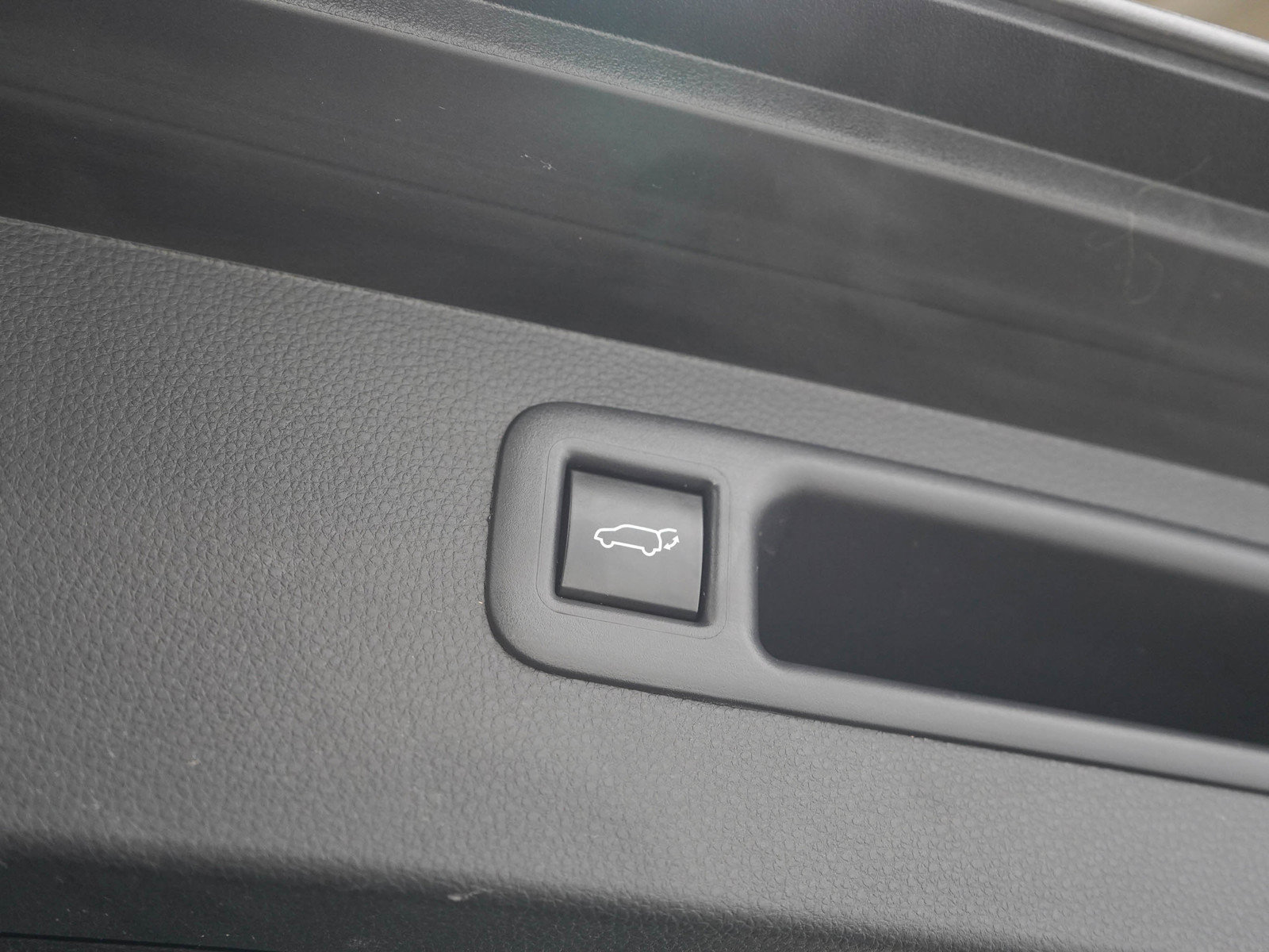 Used 2025 Toyota Highlander XLE AWD/4WD image 13